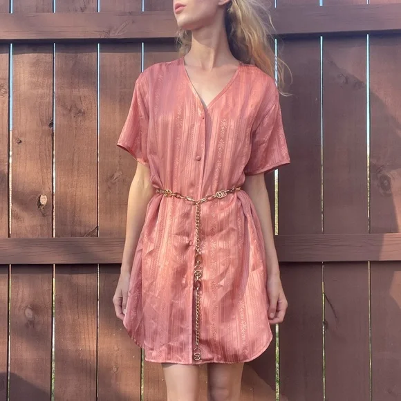 Cute versatile oversized pink button up dress / shirt or coverup - Picture 2 of 7